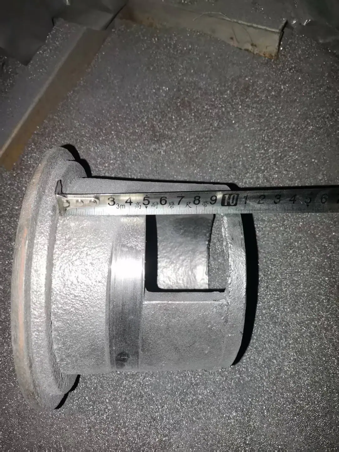 Human-confirmed control cage side view used in an identification evidence example