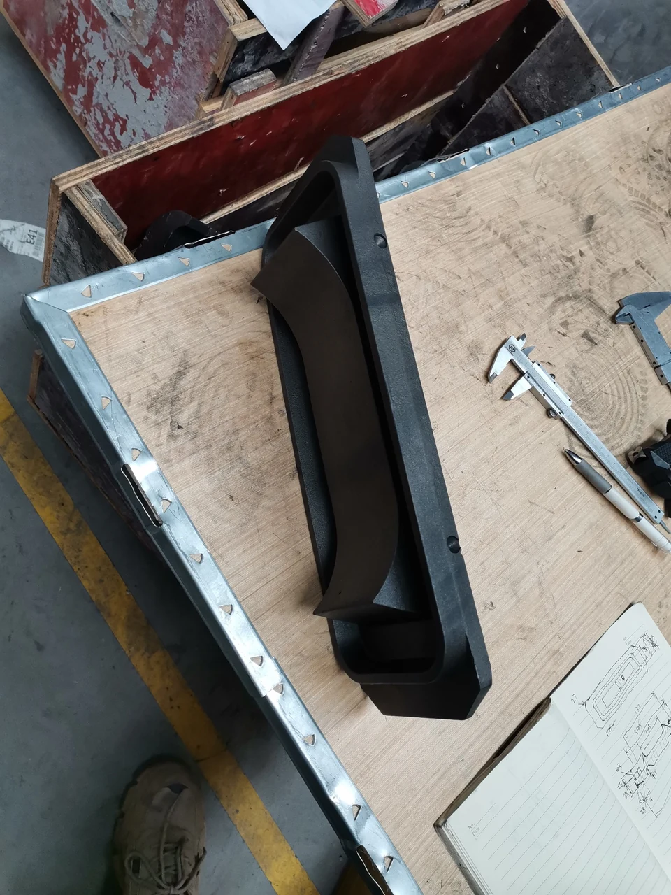 Workshop measurement context with a component, caliper and drawing reference